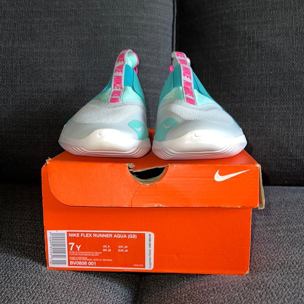 “Brand New” Nike flex runner aqua (grade school youth)